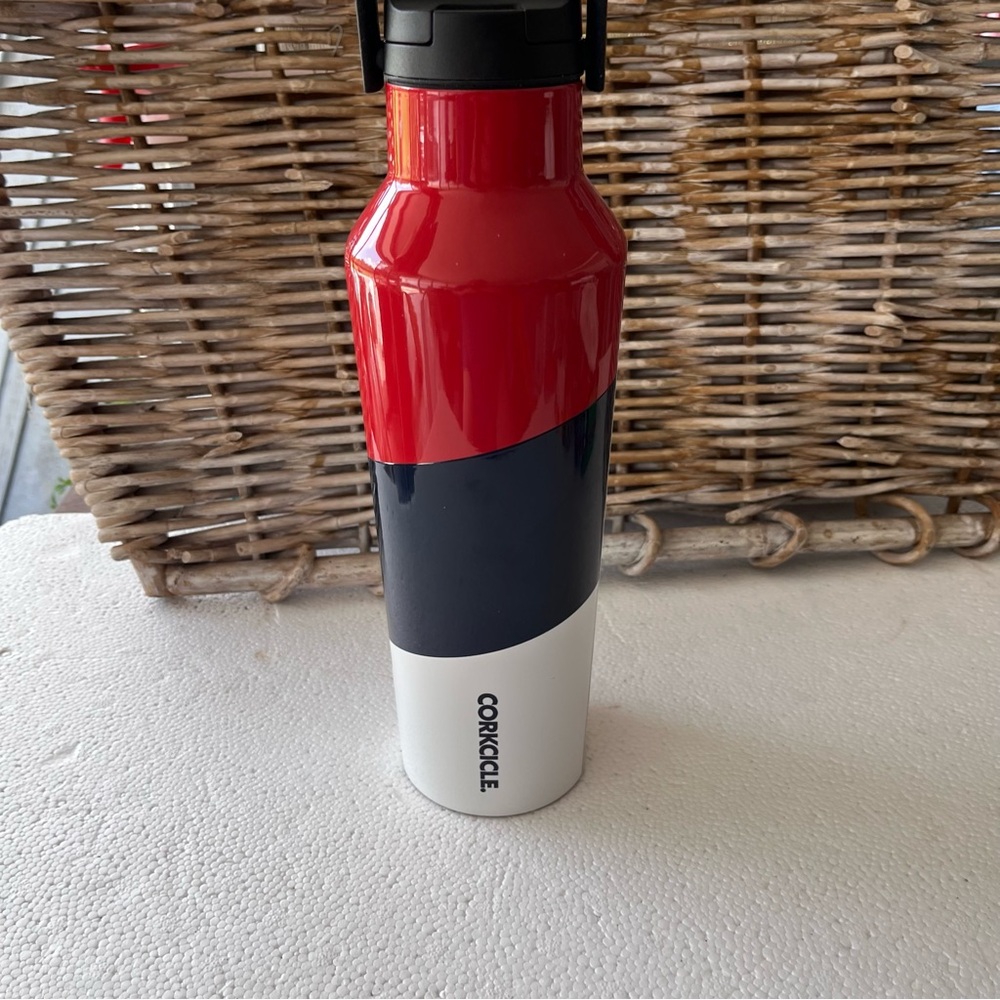 Corkcicle team USA 20 oz sport canteen.    NWT - Picture 4 of 7